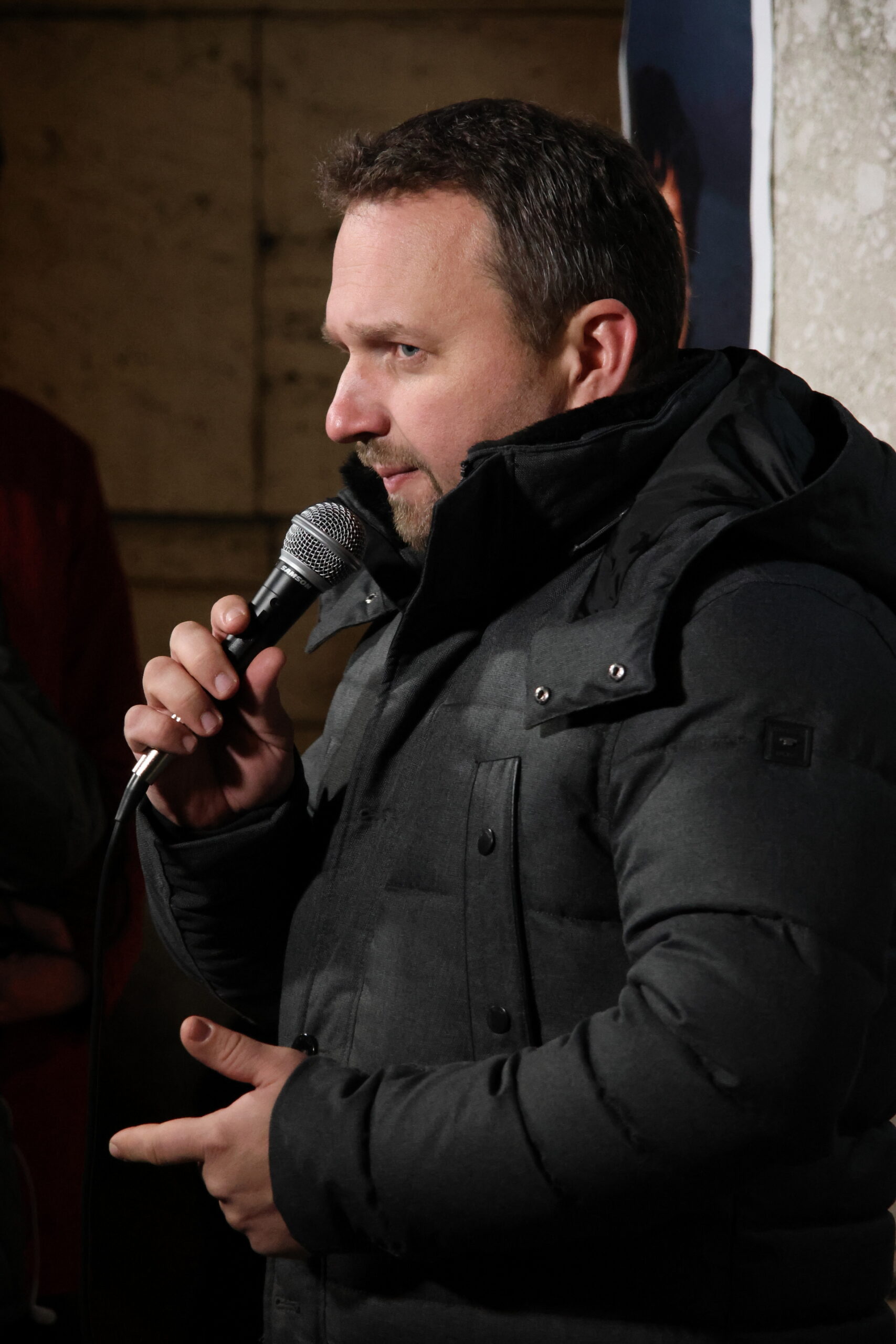 ministr práce a sociálních věcí Marian Jurečka s mikrofonem